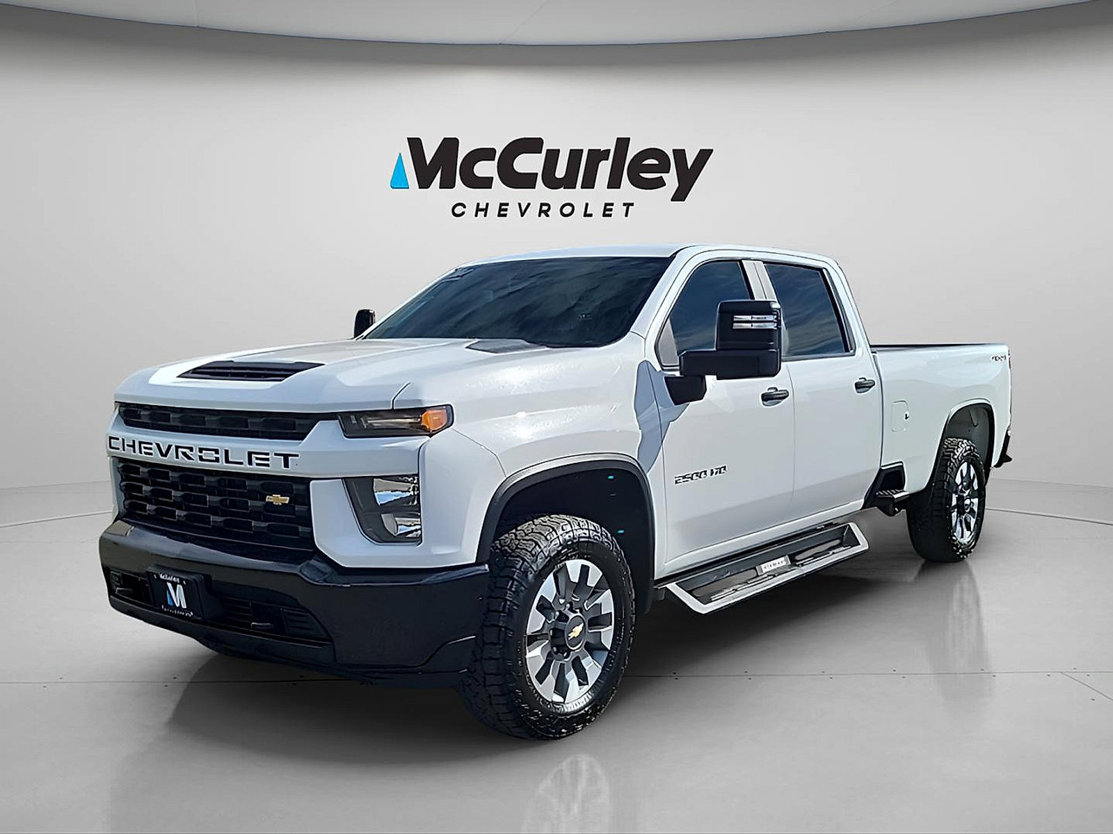 Used 2022 Chevrolet Silverado 2500 Custom w/ Custom Convenience Package AWD/4WD image 3