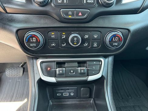 Used 2023 GMC Terrain SLT w/ Infotainment Package II AWD/4WD image 32