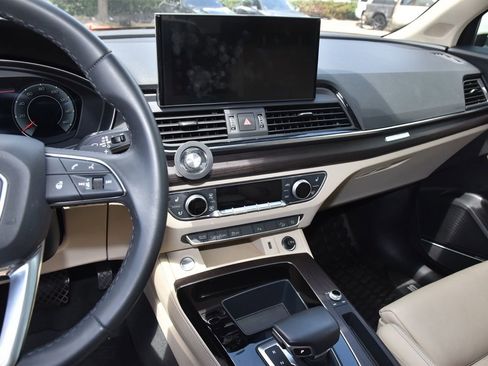 Used 2022 Audi Q5 2.0T Premium Plus w/ Premium Plus Package AWD/4WD image 9