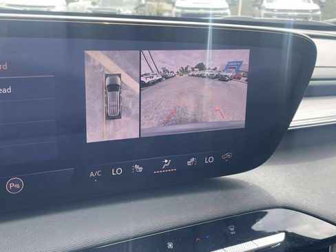 Used 2026 Buick Enclave Preferred AWD/4WD image 17