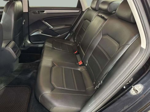 Used 2017 Volkswagen Passat 1.8T R-Line FWD image 22