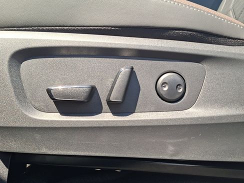 New 2026 Nissan Pathfinder Platinum image 13