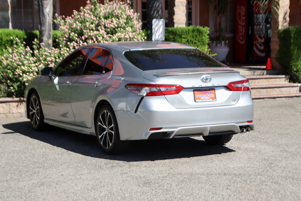 Used 2018 Toyota Camry SE FWD image 6
