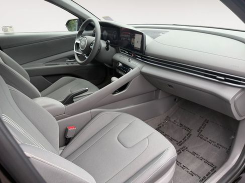 Used 2024 Hyundai Elantra SEL FWD image 26