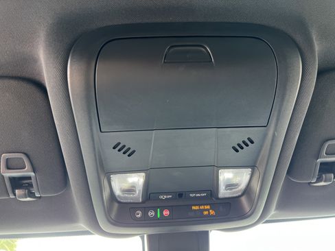 Used 2023 Chevrolet Equinox RS w/ RS Leather Package image 37