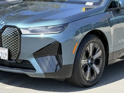 Used 2025 BMW iX xDrive50 w/ Sport Package image 11