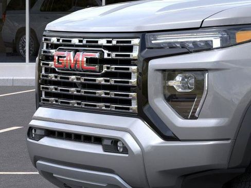 New 2026 GMC Canyon Denali image 13