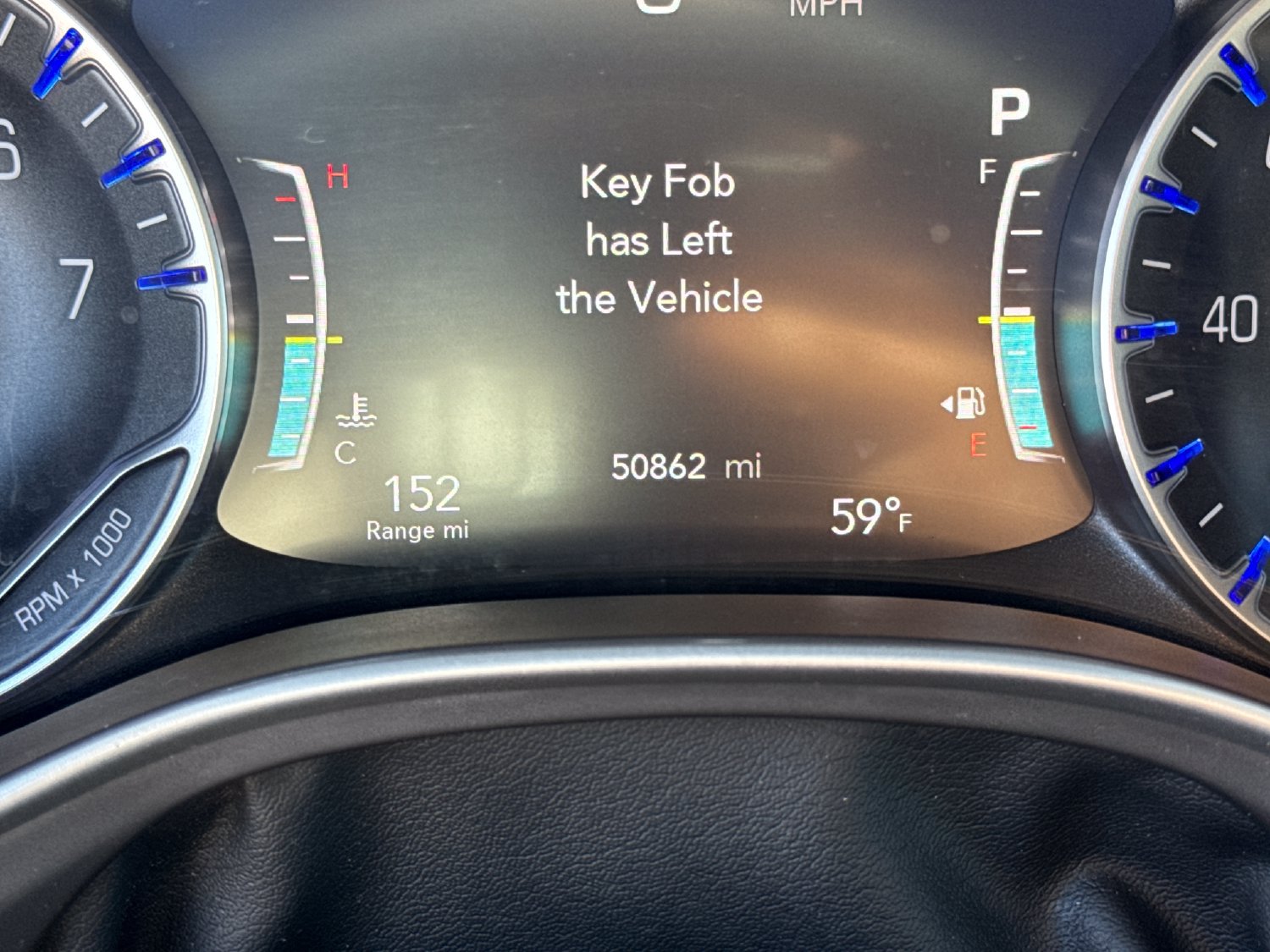 Used 2025 Chrysler Pacifica Select FWD image 16