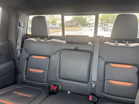 Used 2021 GMC Sierra 1500 AT4 w/ AT4 Preferred Package AWD/4WD image 12