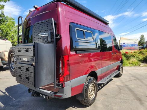 Used 2024 Mercedes-Benz Sprinter 2500 image 7