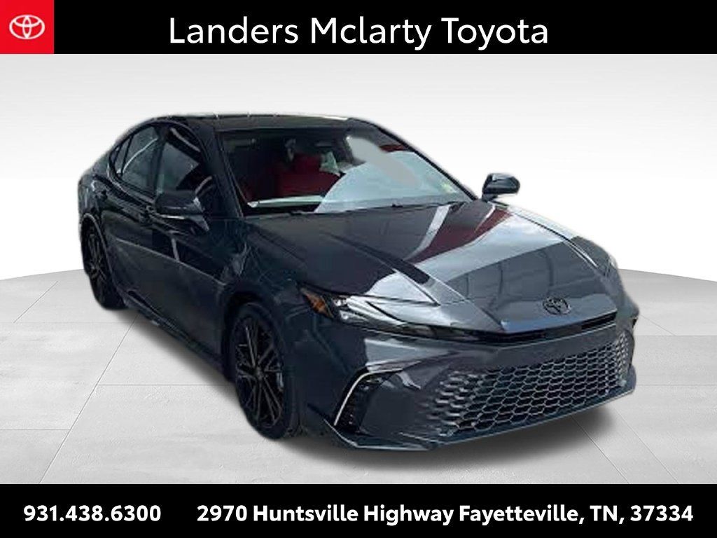 Used 2025 Toyota Camry SE FWD image 9