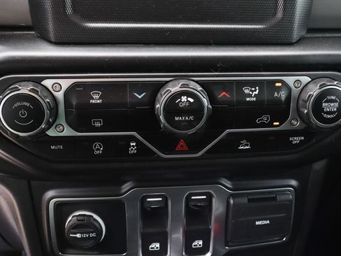 Used 2022 Jeep Wrangler Sport AWD/4WD image 36