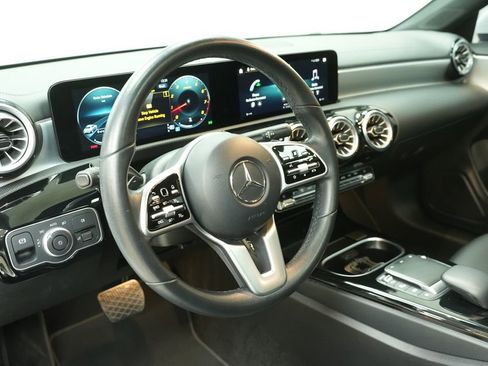 Used 2022 Mercedes-Benz CLA 250 image 26