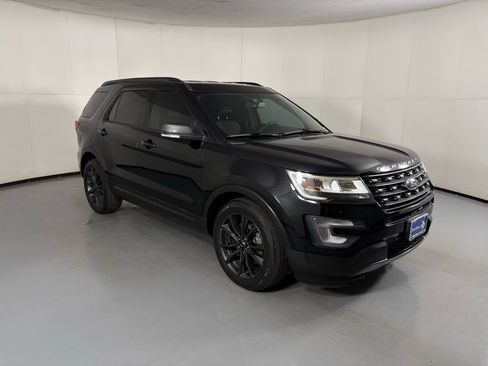 Used 2017 Ford Explorer XLT w/ Equipment Group 202A image 91