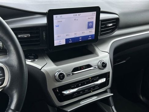 Certified 2022 Ford Explorer XLT image 18