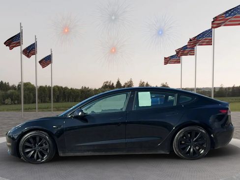 Used 2021 Tesla Model 3 Standard Range Plus RWD image 4