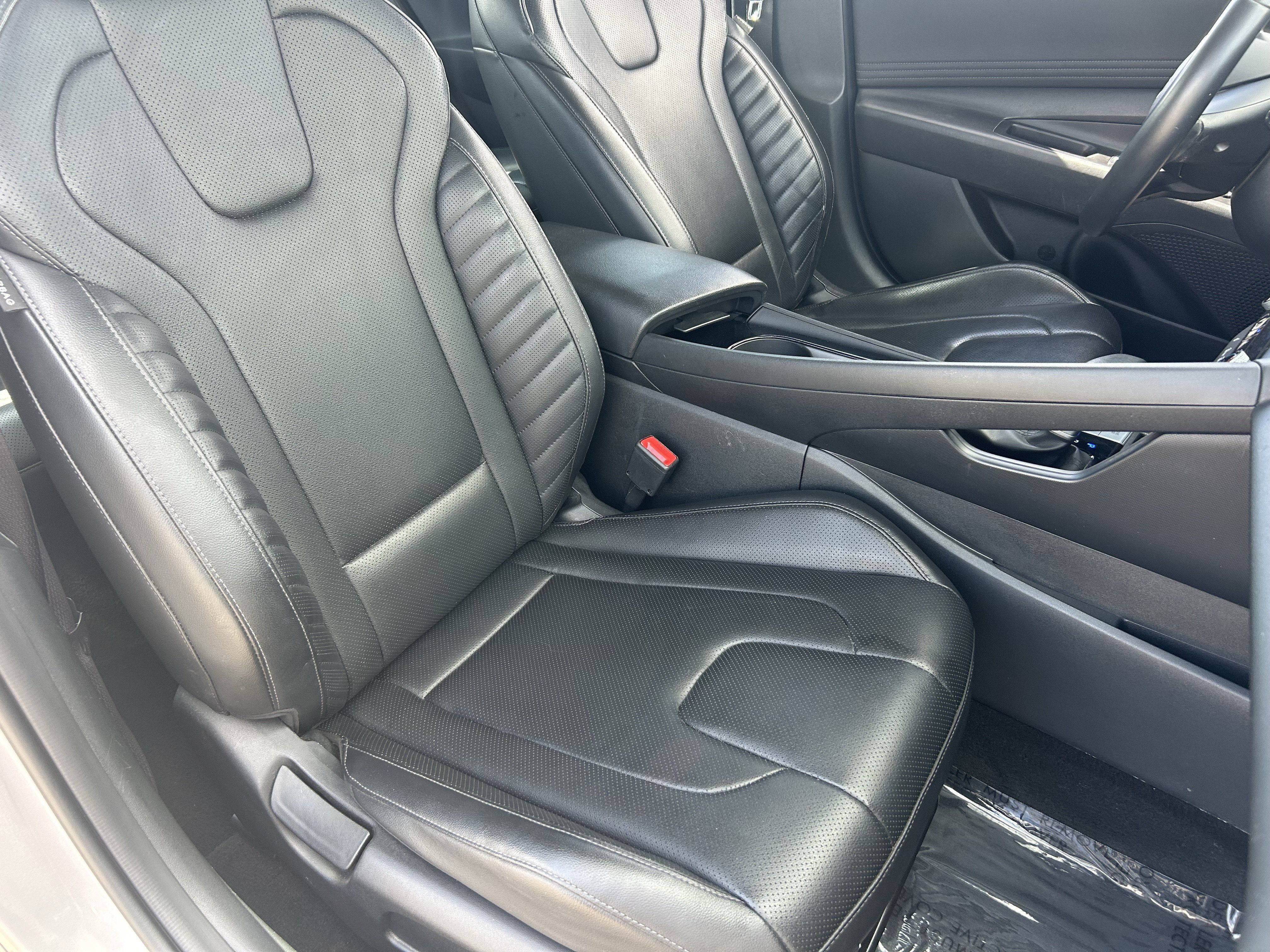 Used 2024 Hyundai Elantra Limited FWD image 11