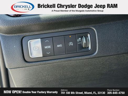Used 2025 Chevrolet Traverse Z71 AWD/4WD image 36
