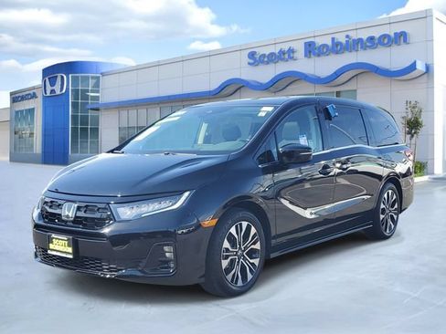 Used 2025 Honda Odyssey Elite image 2