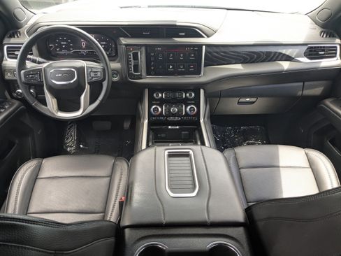 Used 2023 GMC Yukon Denali AWD/4WD image 16