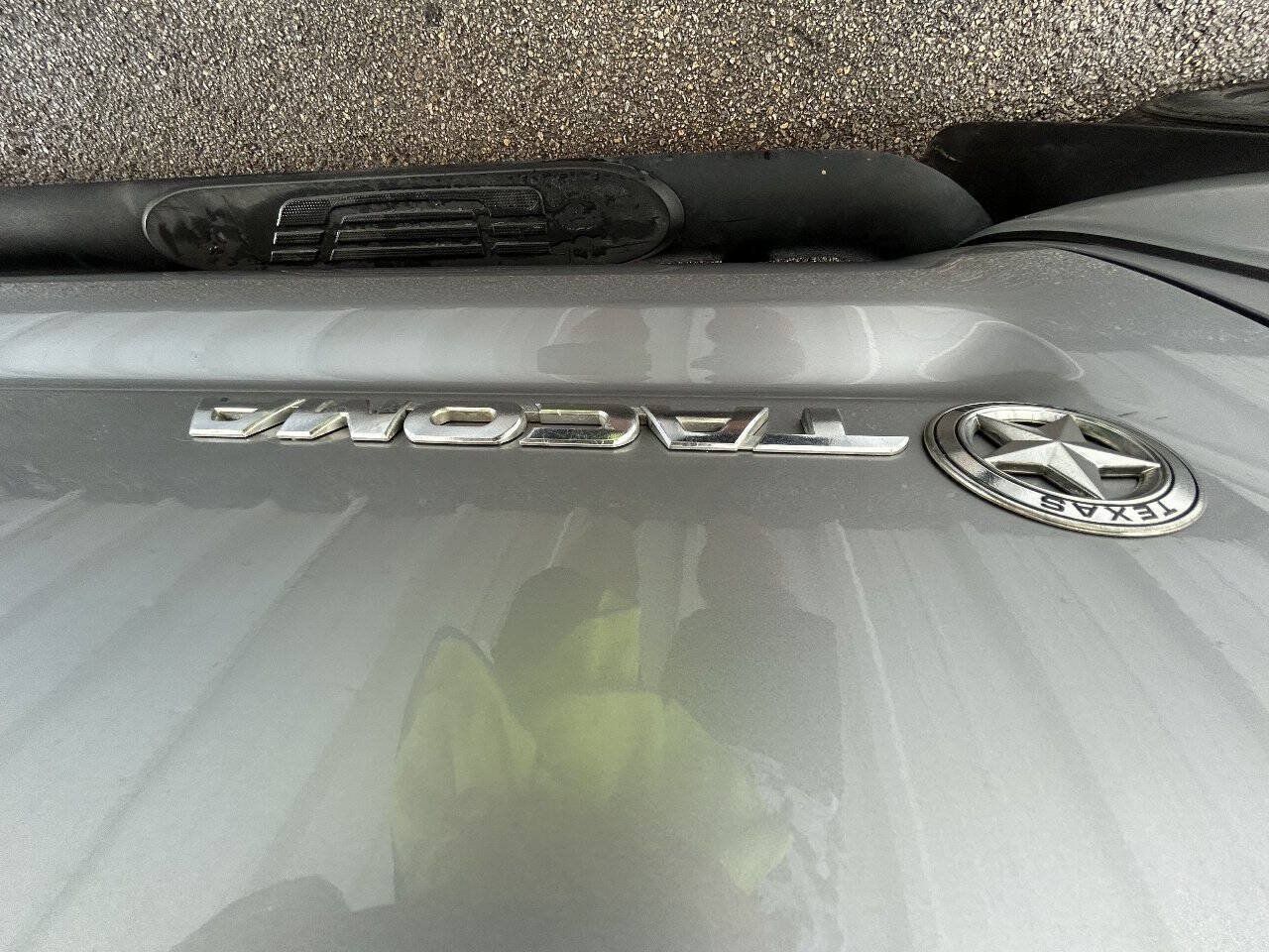 Used 2015 Toyota Tacoma PreRunner w/ SR5 Package RWD image 28