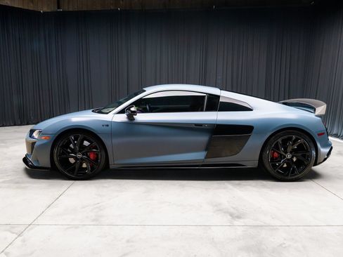 Used 2022 Audi R8 V10 w/ Premium Package RWD image 12