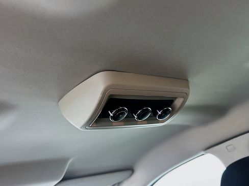 Used 2019 Dodge Journey SE image 26