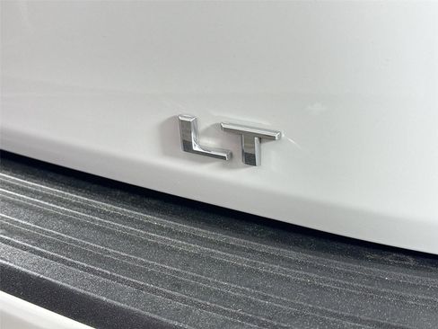 Used 2024 Chevrolet Tahoe LT w/ Luxury Package AWD/4WD image 14