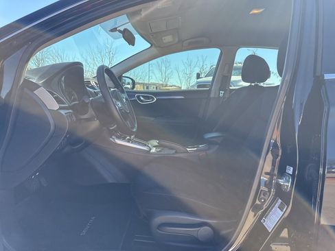 Used 2019 Nissan Sentra SR w/ Exterior Package image 11