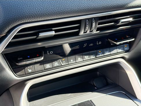 Used 2025 MAZDA CX-70 Plug-In Hybrid w/ Premium Pkg image 36