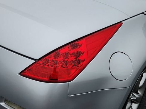 Used 2006 Nissan 350Z Touring RWD image 14