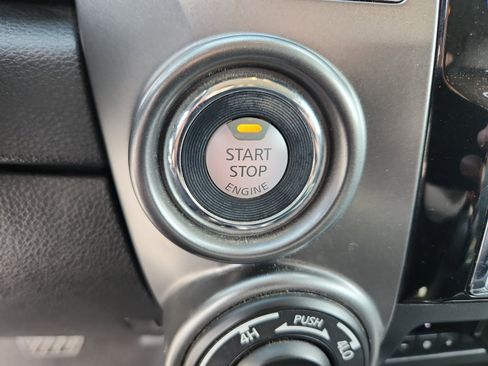 Used 2017 Nissan Titan Platinum Reserve image 30