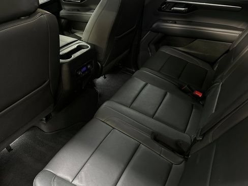 Used 2025 Chevrolet Tahoe Z71 AWD/4WD image 12
