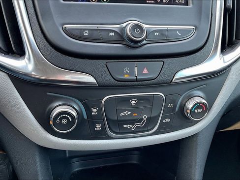 Used 2023 Chevrolet Equinox LT image 31