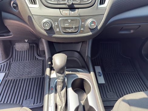 Used 2023 Chevrolet Malibu LS FWD image 17