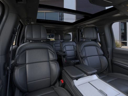 New 2025 Lincoln Navigator Reserve w/ Jet Appearance Package image 10