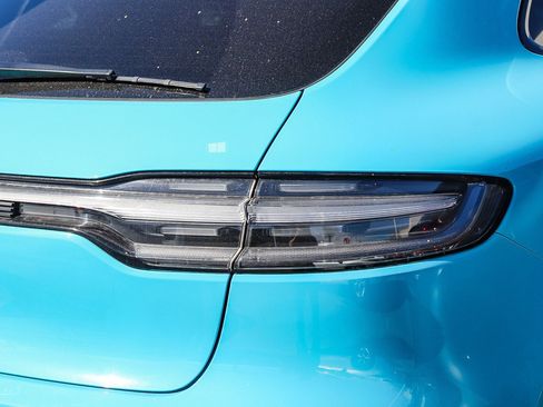 Used 2022 Porsche Macan image 10