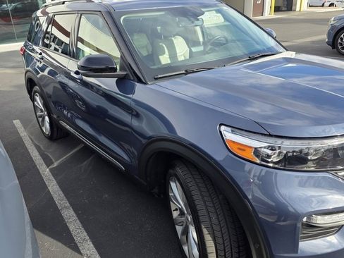 Certified 2021 Ford Explorer Platinum w/ Equipment Group 601A image 2