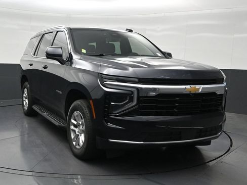 Used 2025 Chevrolet Tahoe LS RWD image 8