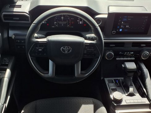 Certified 2025 Toyota 4Runner SR5 AWD/4WD image 4