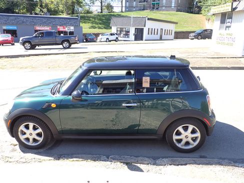 Used 2010 MINI Cooper Hardtop image 4