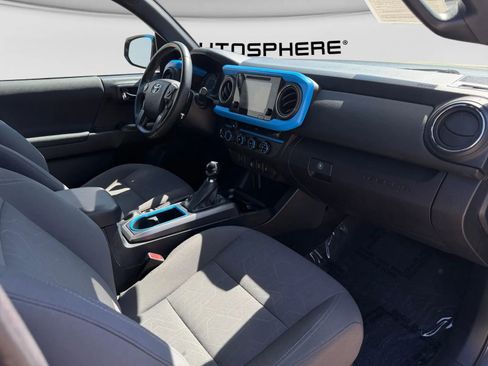 Used 2019 Toyota Tacoma TRD Off-Road AWD/4WD image 34