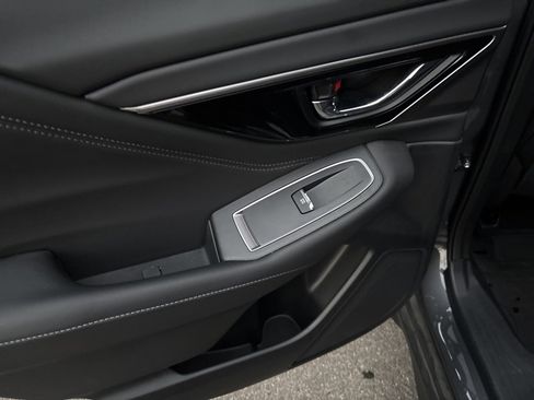 Used 2024 Subaru Outback Touring XT image 8