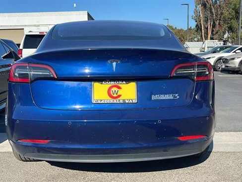 Used 2017 Tesla Model 3 Long Range image 4