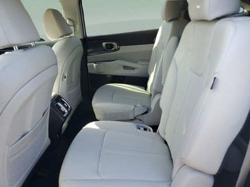 New 2026 Kia Sorento EX w/ EX Premium Package FWD image 6