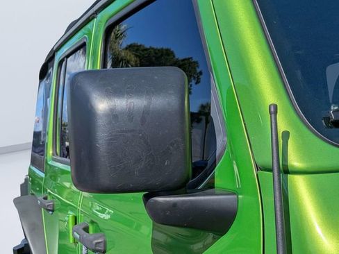 Used 2019 Jeep Wrangler Unlimited Sahara AWD/4WD image 11