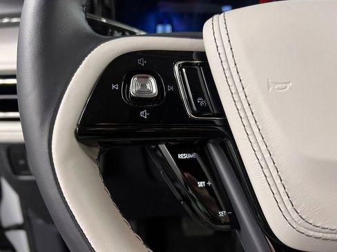 Used 2026 Lincoln Aviator Reserve AWD/4WD image 16