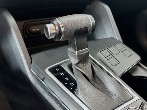 Used 2025 Kia Sportage LX FWD image 23