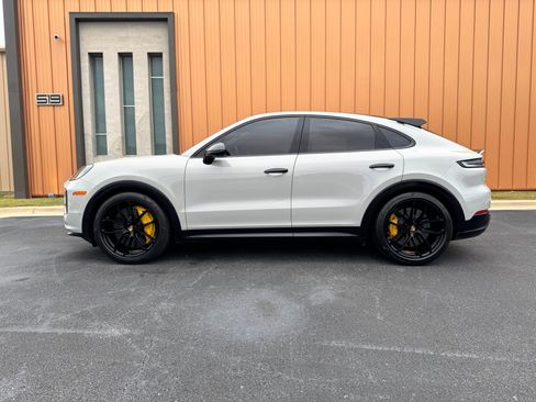 Used 2024 Porsche Cayenne Turbo GT AWD/4WD image 11
