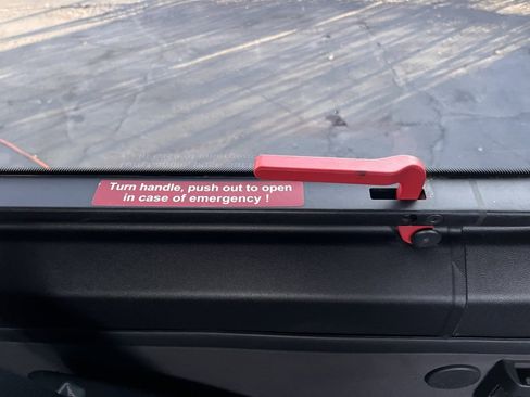 Used 2024 Mercedes-Benz Sprinter 2500 image 28